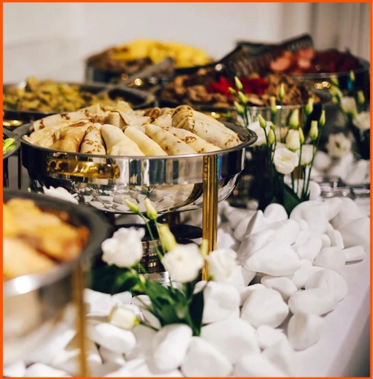 Mesa de catering y alimentos